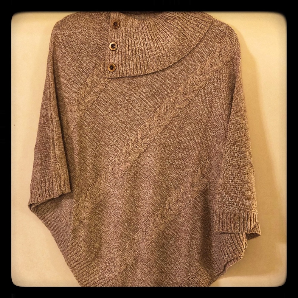 NWT Karen Scott Poncho